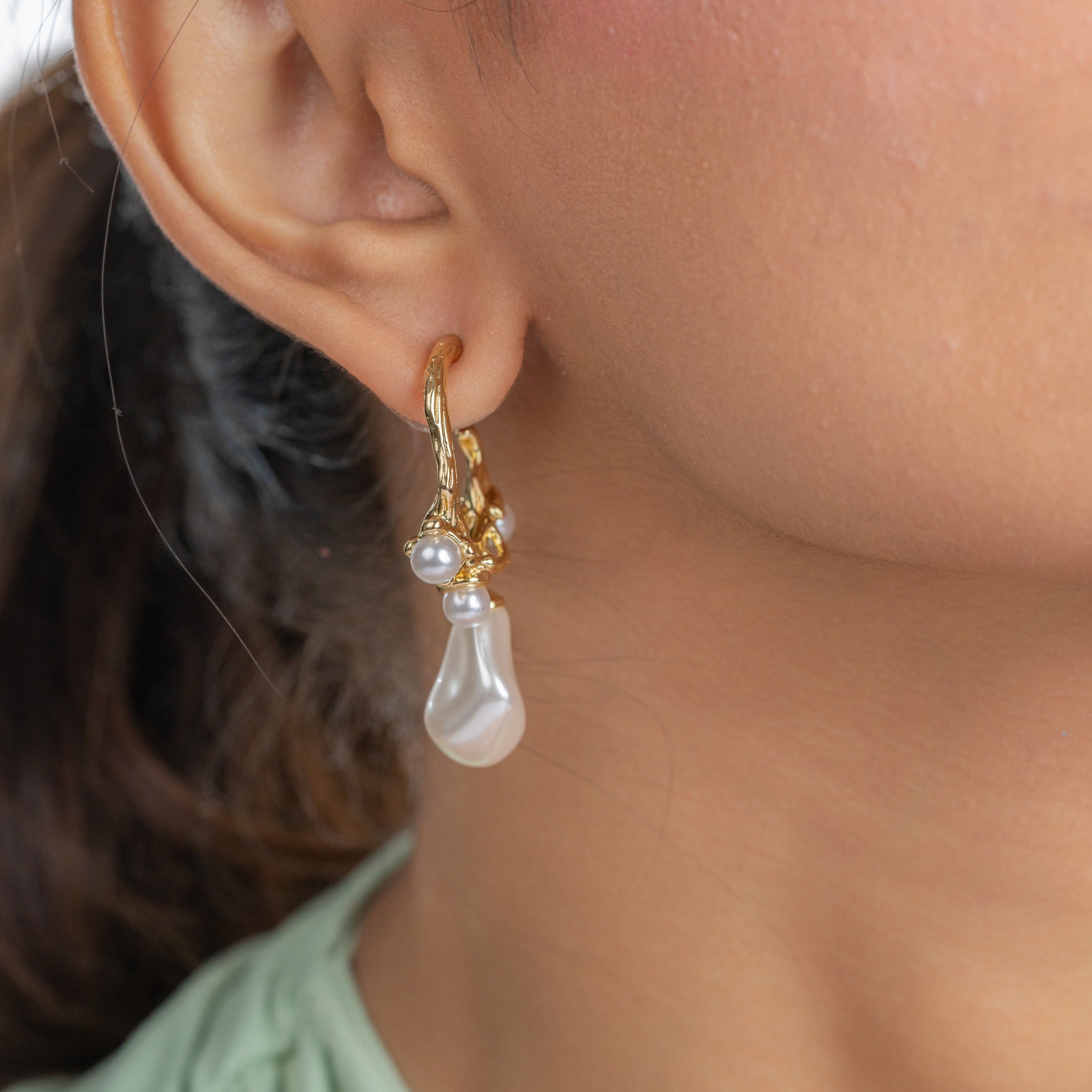 Pearl Essence Earring