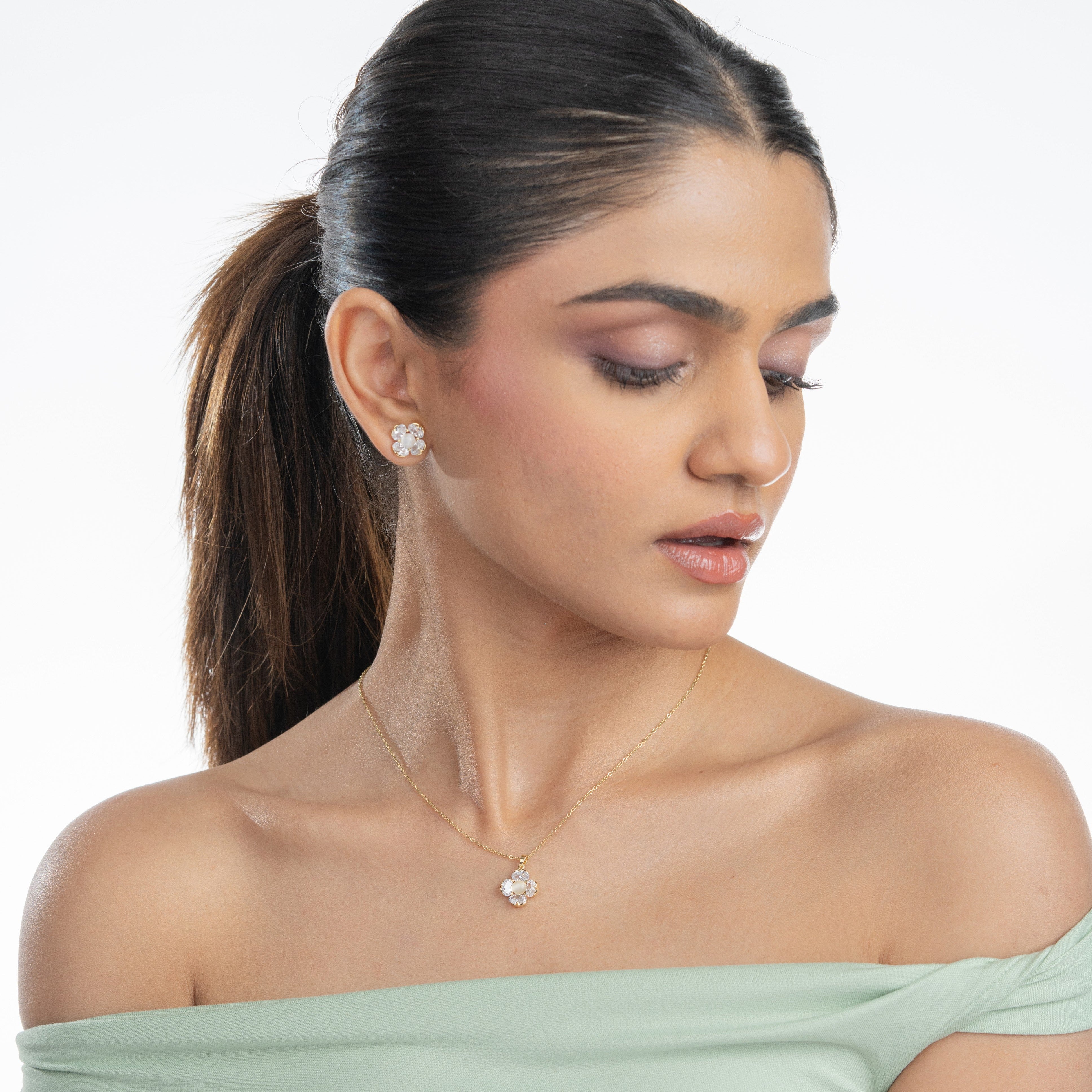 Flower with Diamond Set