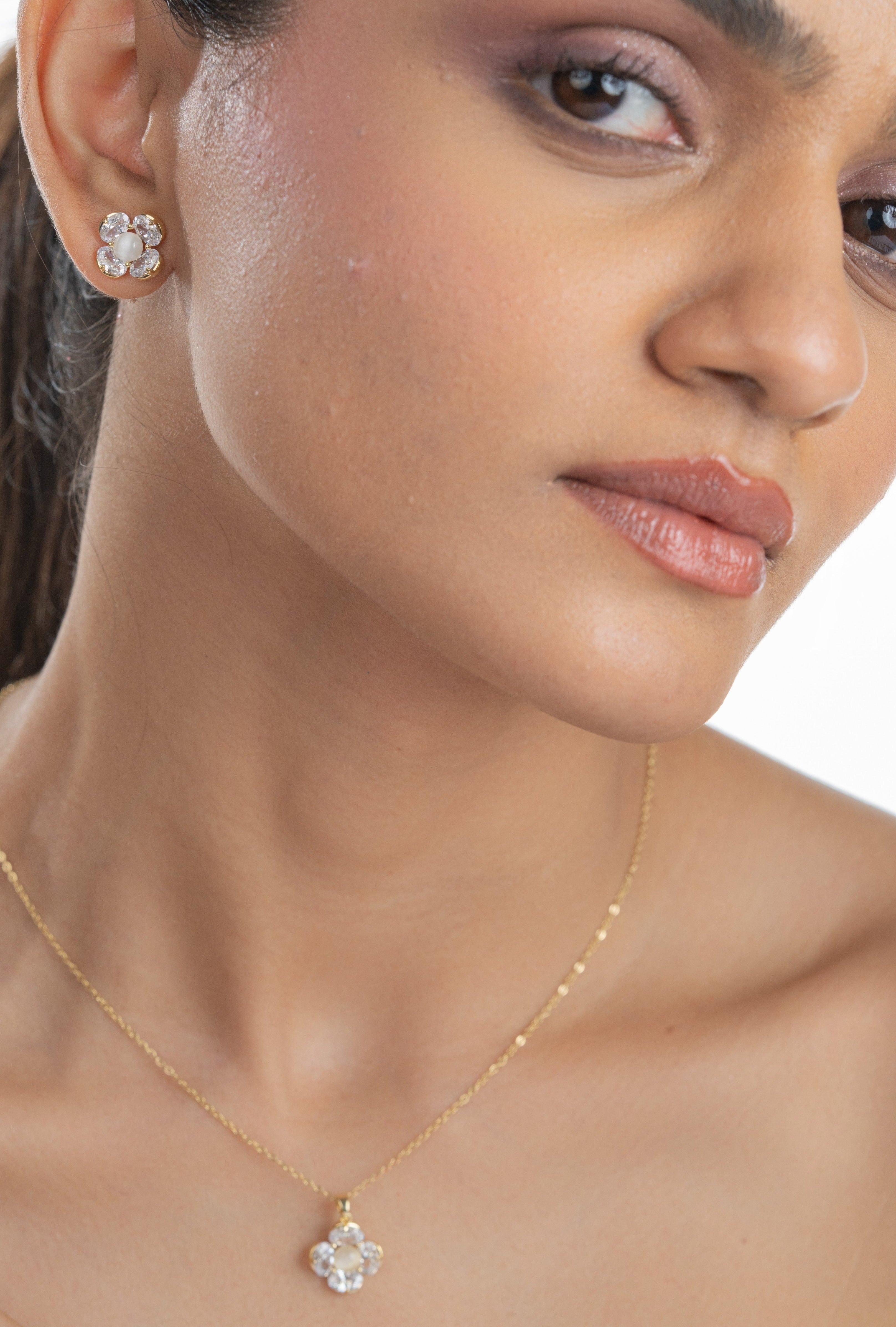 Flower with Diamond Set
