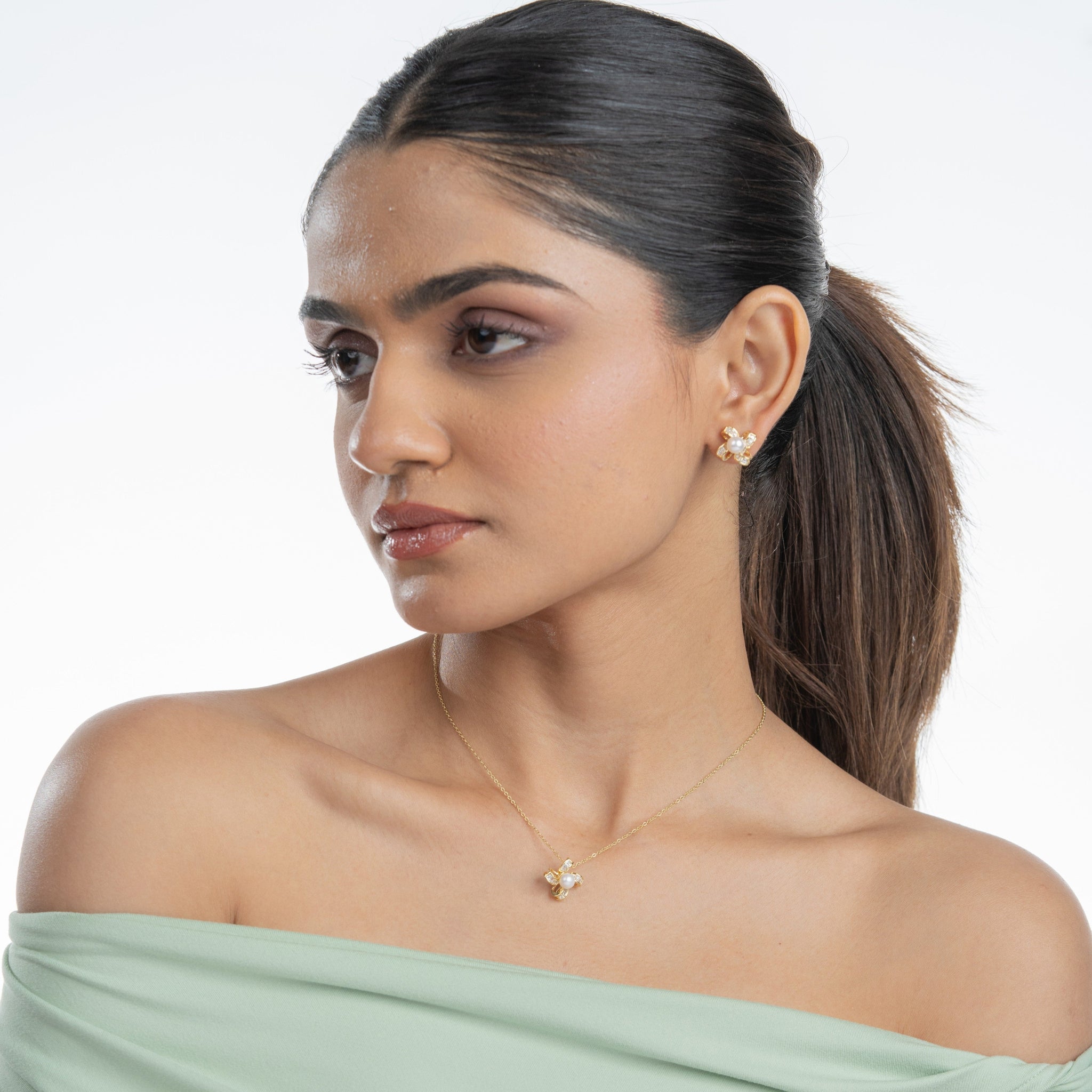 Diamond with Pearl Set