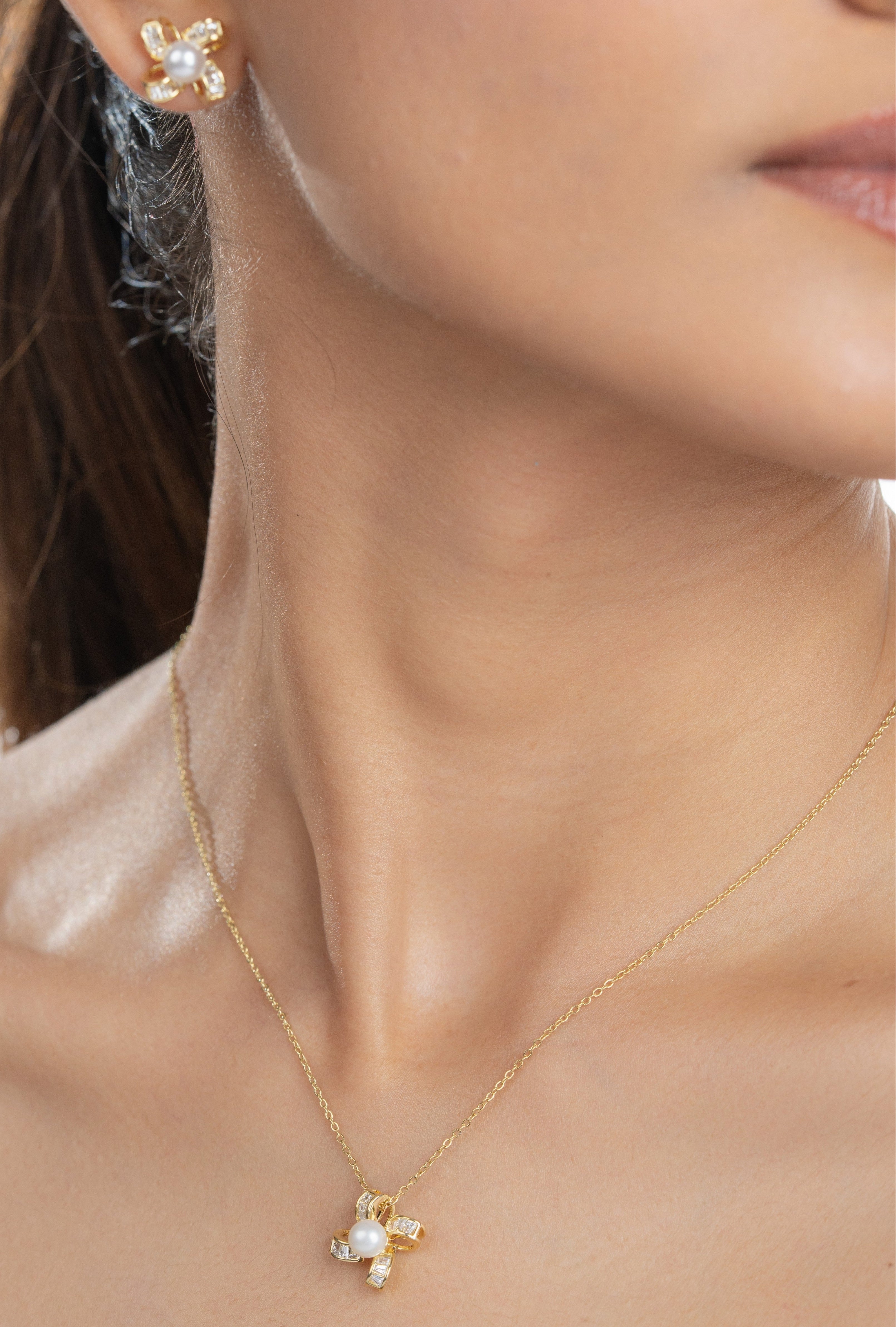 Diamond with Pearl Set