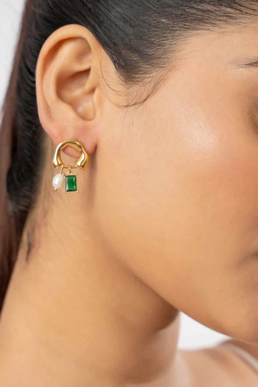 Pearl Emerald Earring